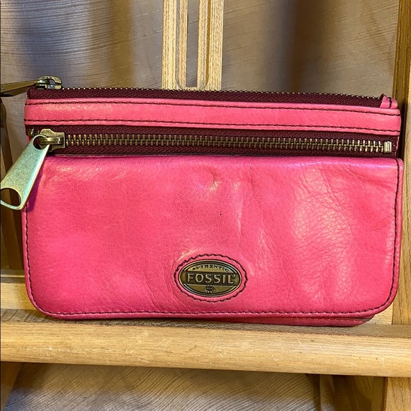 Fossil soft leather zipper wallet w/ lots of slots - Picture 1 of 16